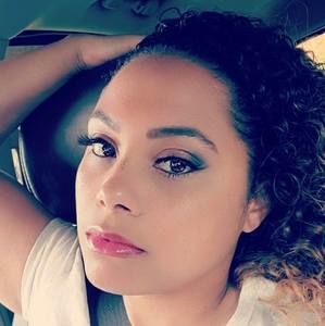 Meet your Posher, Kendra